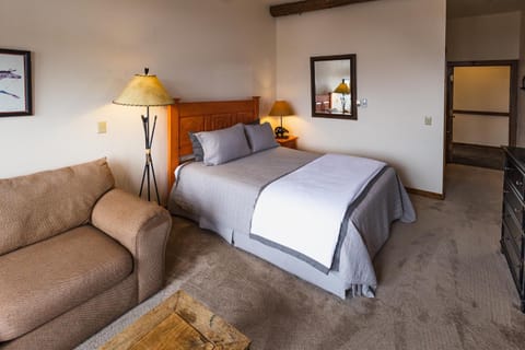 Taharaa Mountain Lodge Inn in Estes Park