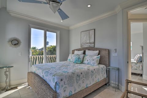 Townhome Located 200 Steps to a Locals-Only Beach! House in Bradenton Beach