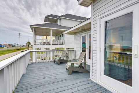Pet-Friendly Terramar Beach Haven with Pool Access Haus in Galveston Island