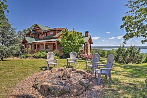 Luxury Family Retreat - Greers Ferry Lake! Casa in Greers Ferry Lake