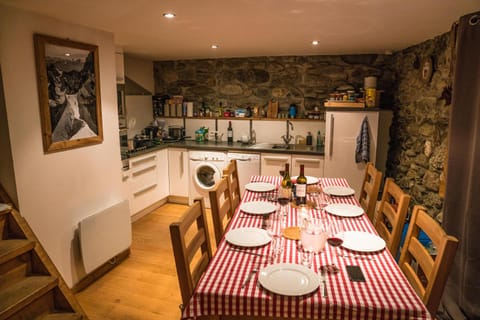 Dining area, kitchen