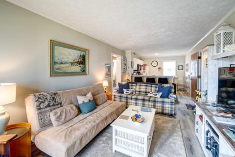 Oceanfront Topsail Beach Retreat - Steps to Shore! Condo in North Topsail Beach