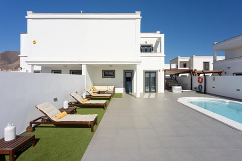 TEBAR BEACH Villa in Playa Blanca