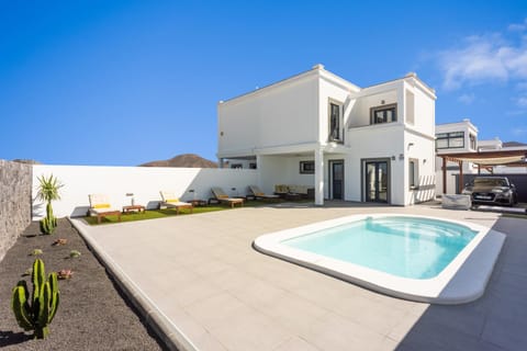 TEBAR BEACH Villa in Playa Blanca