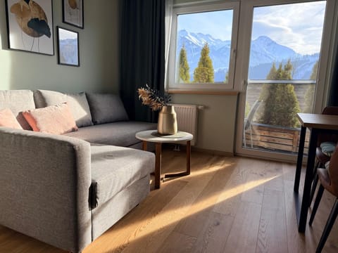 Living room, Mountain view