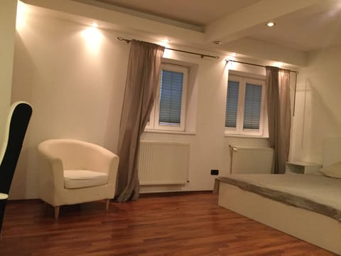 Garsoniera zona baneasa Apartment in Bucharest
