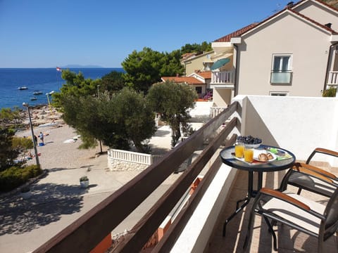 Day, Natural landscape, View (from property/room), Balcony/Terrace, Seating area, City view, Sea view, Street view, Quiet street view