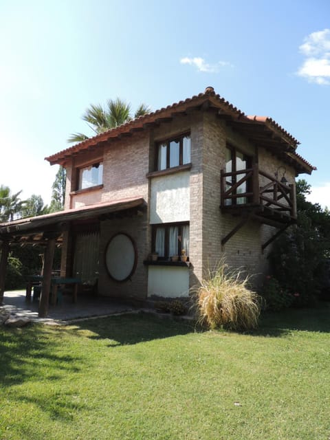 Property building, Day, Garden, Garden view