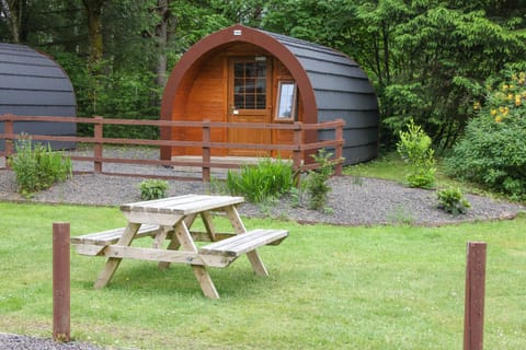 Glamping Hut - By The Way Campsite Campground/ 
RV Resort in Tyndrum