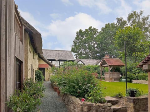 Brookside Cottage House in Wales