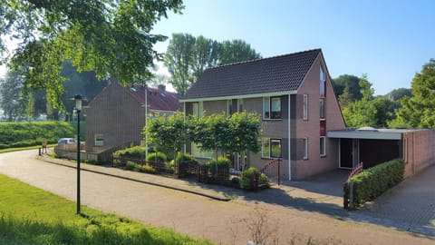 Facade/entrance, Neighbourhood, Street view