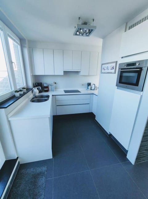 Penthouse met groot terras Oostende Apartment in Ostend