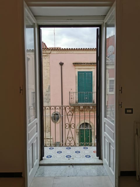 Balcony/Terrace, City view, Street view