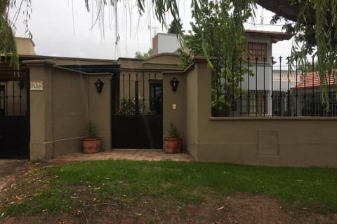 Casa en Chacras Mendoza , Casa LOLA House in Luján de Cuyo