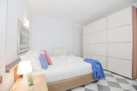 Bed, Photo of the whole room, Bedroom, towels, wardrobe