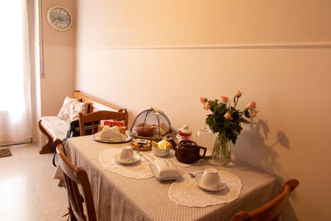 Dining area, Food, Breakfast, Buffet breakfast