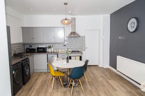 Dining area, Communal kitchen