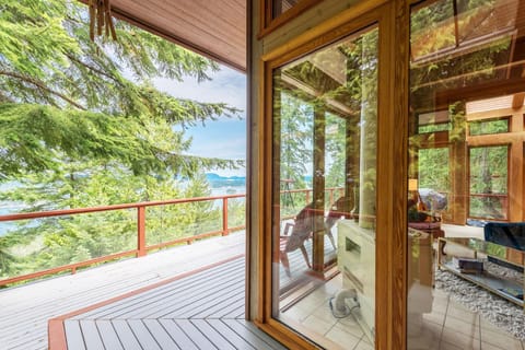 The Sanctuary Retreat & Spa Bed and Breakfast in Salt Spring Island
