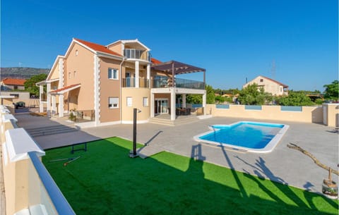 Lovely Home In Dubrava Kod Sibenika With Private Swimming Pool, Can Be Inside Or Outside House in Šibenik