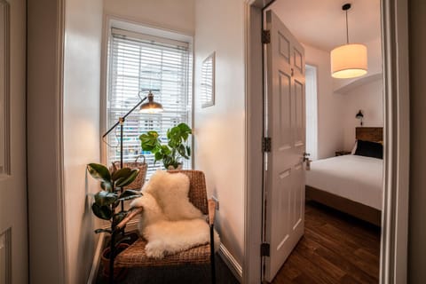 Decorative detail, Seating area