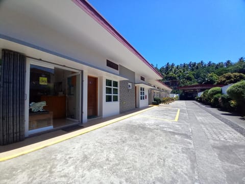Alinchlo Hotel Hotel in Bicol