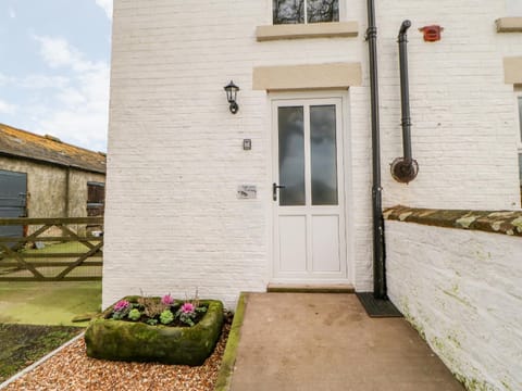 Tight Lyne Cottage House in England