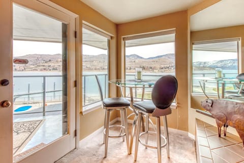 Downtown Dream at Peterson's Waterfront Maison in Chelan (In Town)