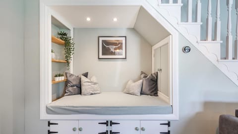 Isaac's Cottage House in England