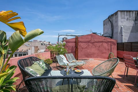 Balcony/Terrace, sunbed