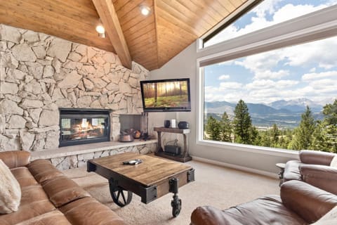 Wanderlust Luxury Vacation Home at Windcliff condo House in Rocky Mountain National Park