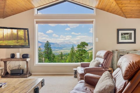 Wanderlust Luxury Vacation Home at Windcliff condo House in Rocky Mountain National Park