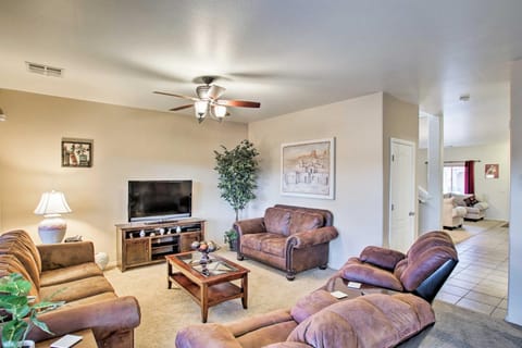 San Tan Mountain Escape with Patio and Pool Access! House in Johnson Ranch