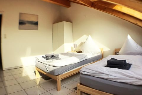 Workers Apartment- three room apartment with kitchen and wifi Condo in Schaffhausen