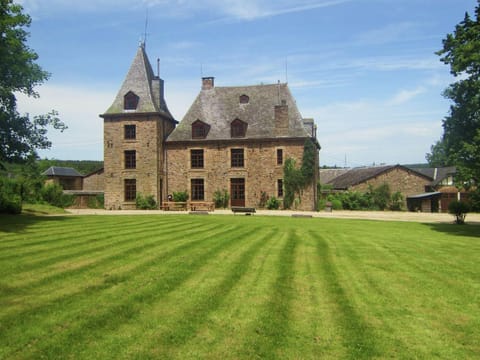 Luxurious Castle with Private Pool and Sauna Casa in Trois-Ponts