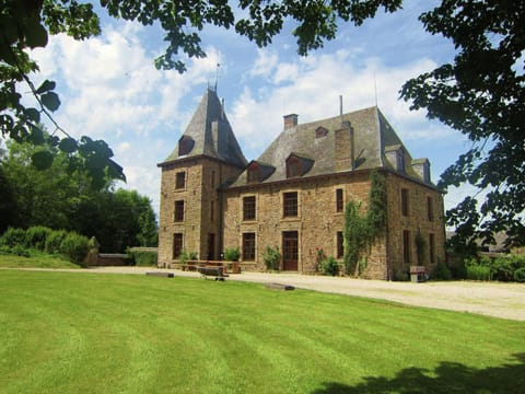 Luxurious Castle with Private Pool and Sauna House in Trois-Ponts