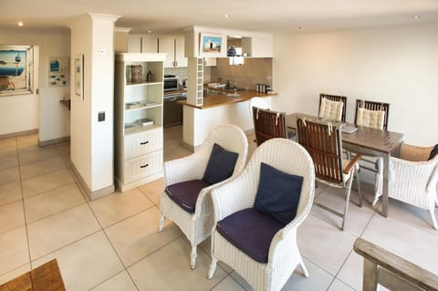 Living room, Seating area, Dining area, kitchen