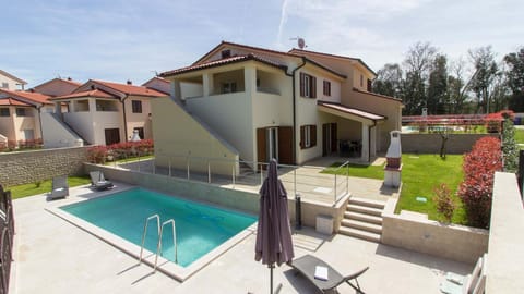 Charming villa Aurora with private pool 200m from the beach for up to 10 persons - WiiBuk Villa in Banjole