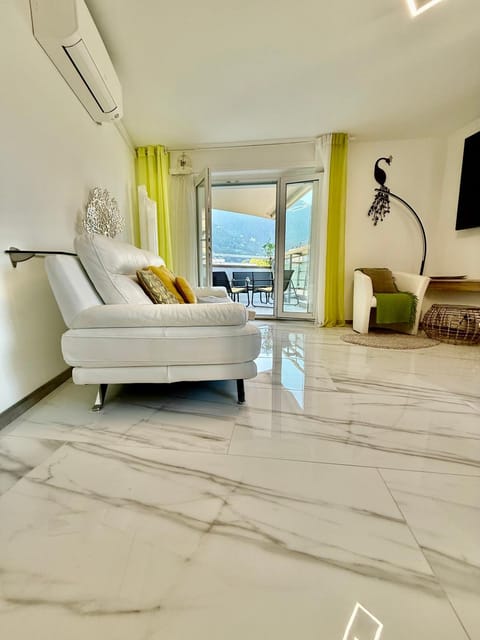 Balcony/Terrace, Living room