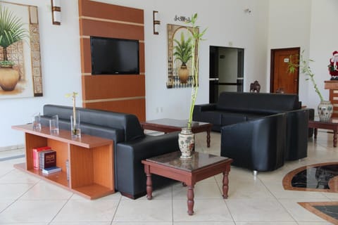 Communal lounge/ TV room, Living room, Seating area