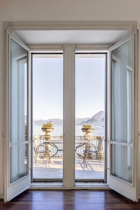 Winter, Balcony/Terrace, Living room, On site, Lake view