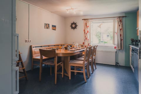 Dining area, kitchen