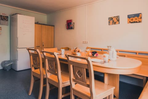 Dining area, kitchen