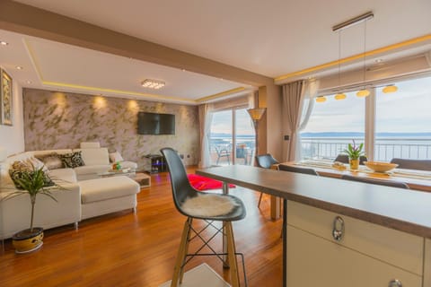 Apartment Paradise Condo in Makarska