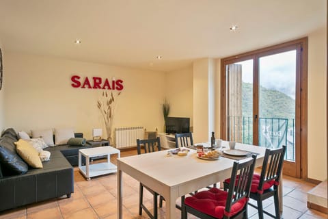 Dining area, Mountain view