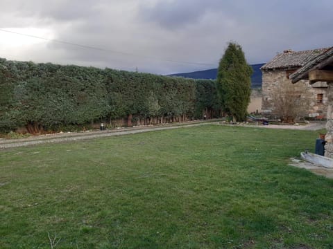 Property building, Day, Natural landscape, Garden, Garden view, Mountain view