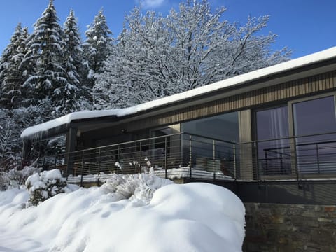 Property building, Patio, Winter, Balcony/Terrace