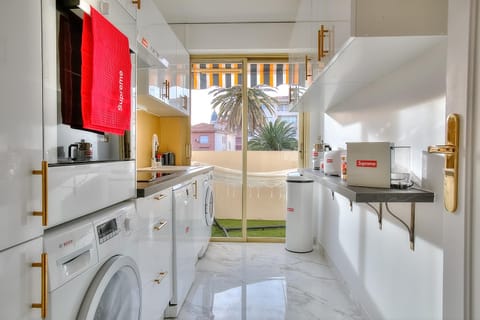 Luxury 4 Stars Apartment with 2 Terraces, Cannes Croisette Condo in Cannes