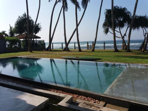 Shavara Beach Hotel in Ahangama