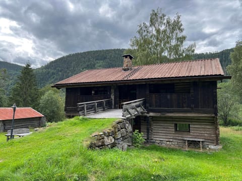 Property building, Day, Natural landscape, Mountain view