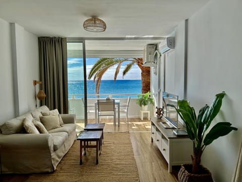 Living room, Sea view